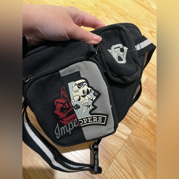 Star Wars Sling Backpack Crossbody Imperial Troopers NWT Disney - Picture 4 of 5